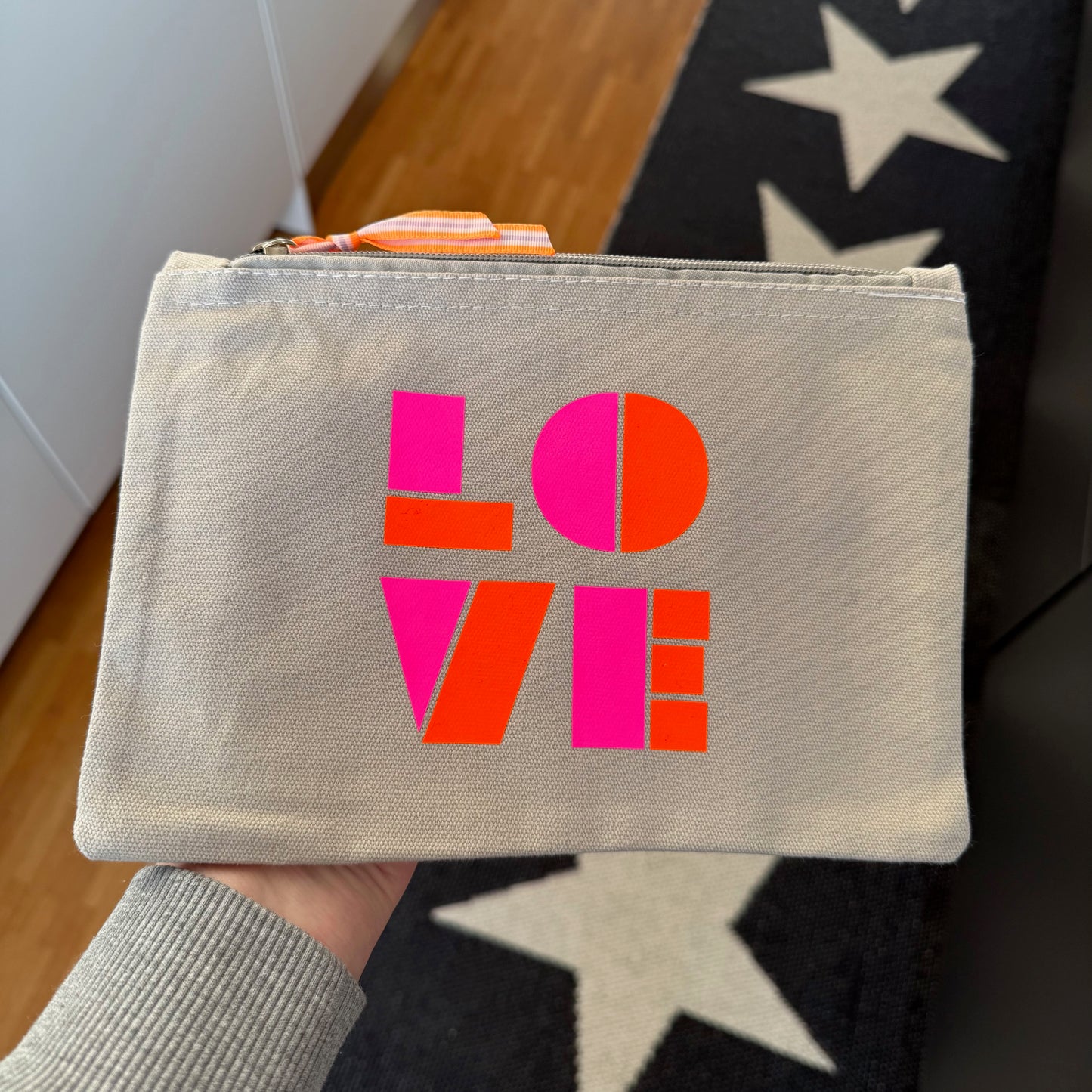 LOVE Kosmetiktasche Neon Edition