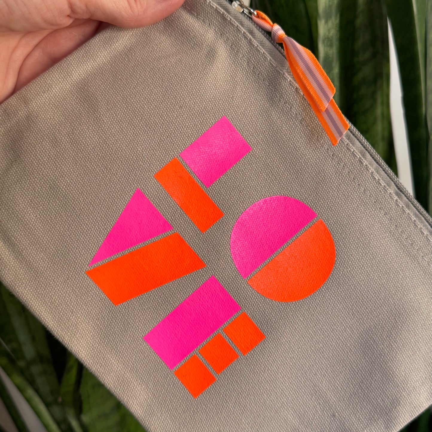 LOVE Kosmetiktasche Neon Edition